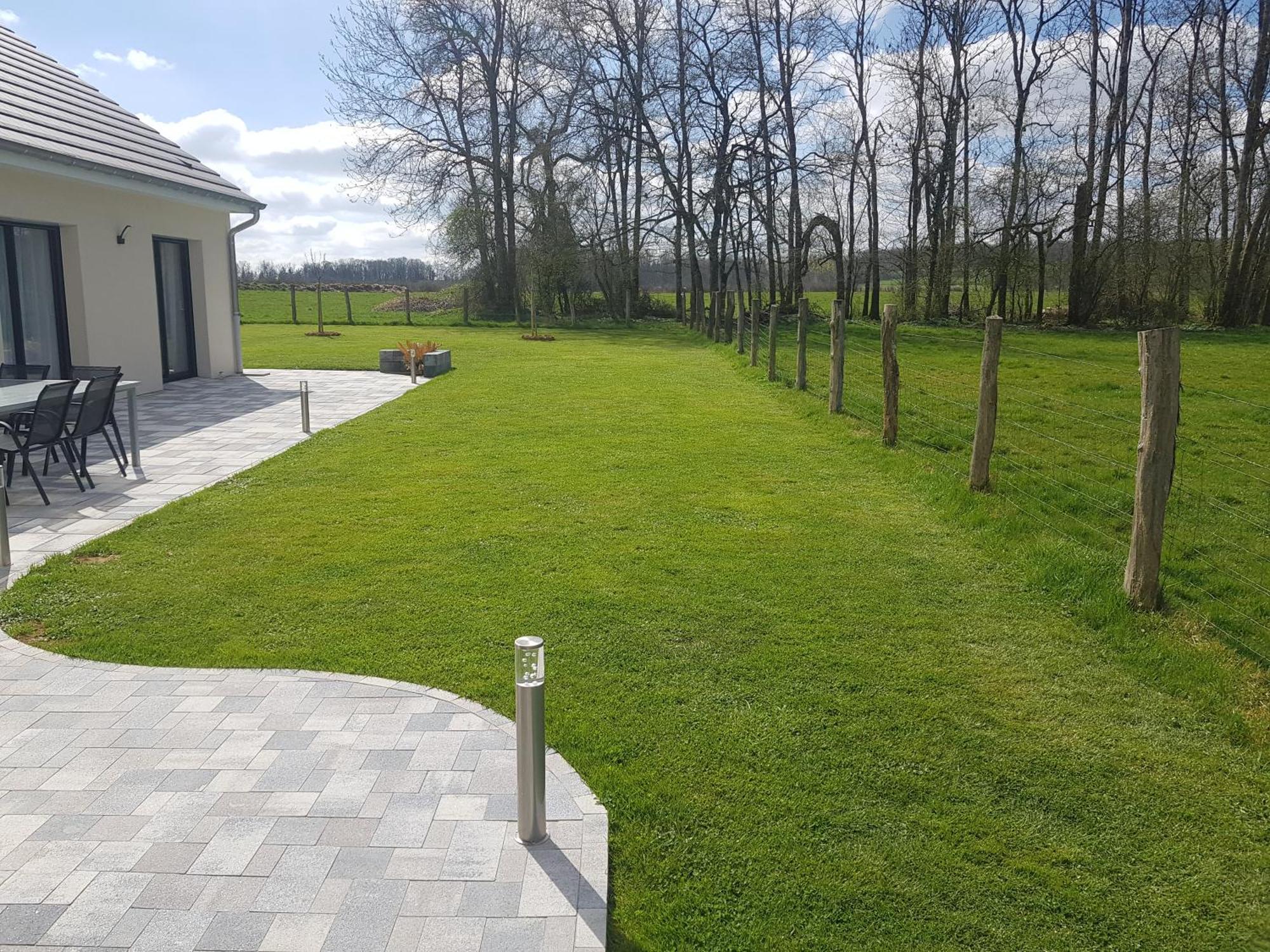 Studio Au Coeur De La Vannerie Fays-Billot Exteriör bild